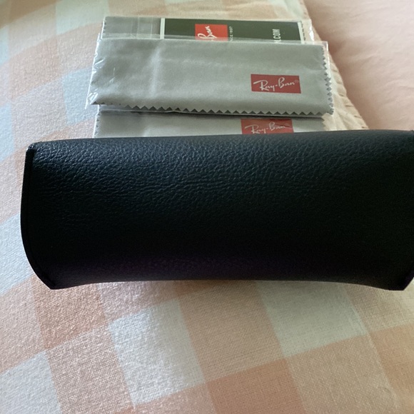 RayBan Glasses Case - Picture 2 of 4